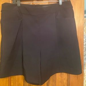 Women's XL dress shorts or tuxedo shorts from NY & Co. Very comfortable!